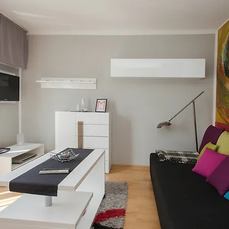 Apartment Przechodnia For 3 *